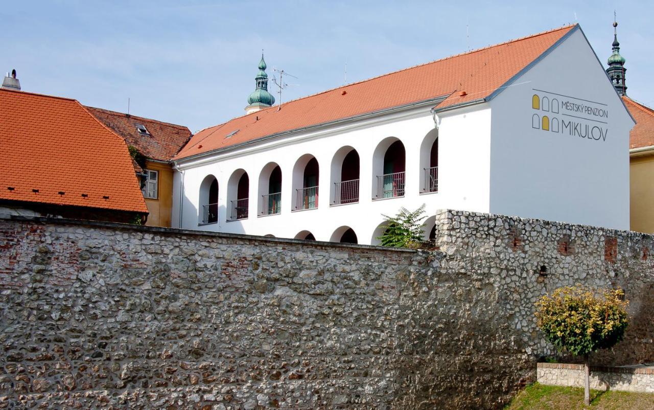Mestsky Penzion Mikulov Bagian luar foto